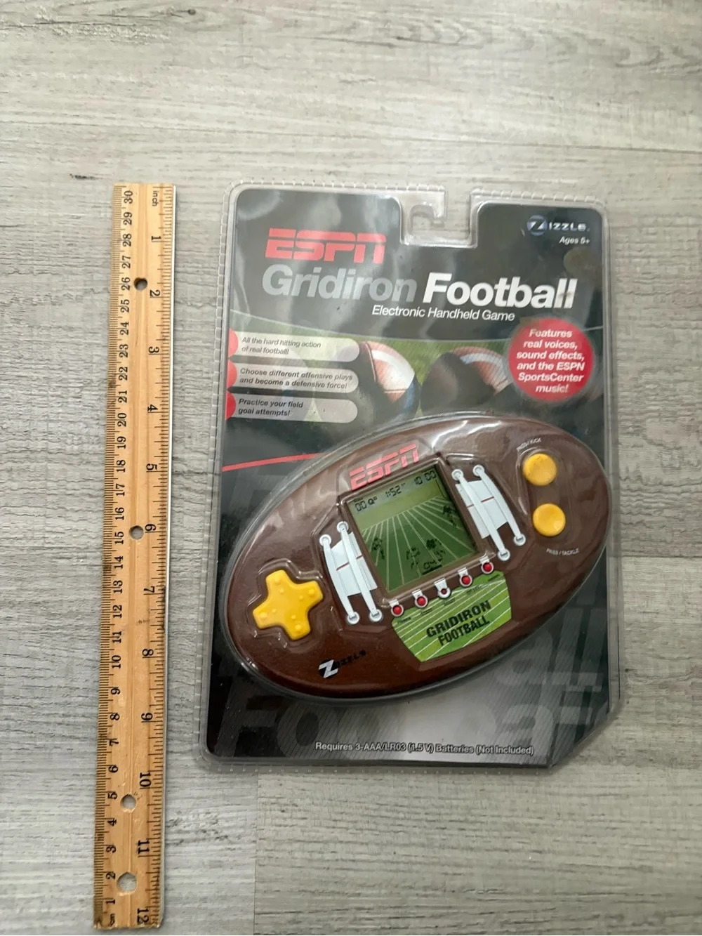 ESPN GRIDIRON FOOTBALL Electronic Handheld Game (2007 Zizzle) (New, Sealed)